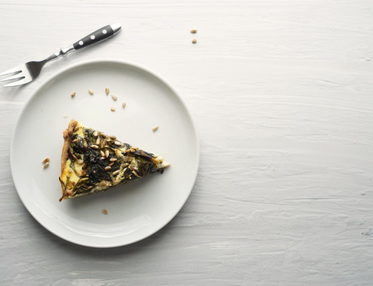 Quiche mit frischem Spinat und Schafskaese